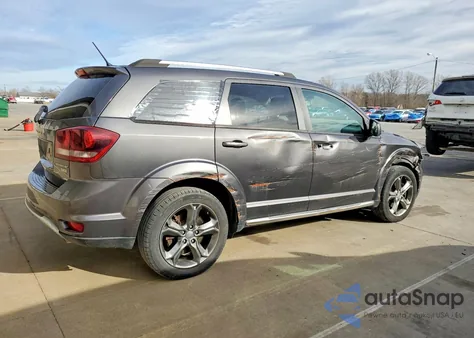 2017 Dodge Journey Crossroad z USA, uszkodzony, nr VIN 3C4PDCGG9HT532997